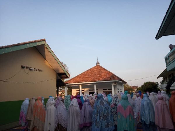 Wuaedam Nonmelius Buam Veteres, Kuaedam Relicta.